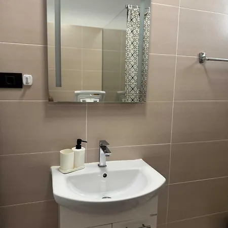 Lägenhet Rezerva Un Val- Zona Lidl Mamaia Nord-complex Almar *