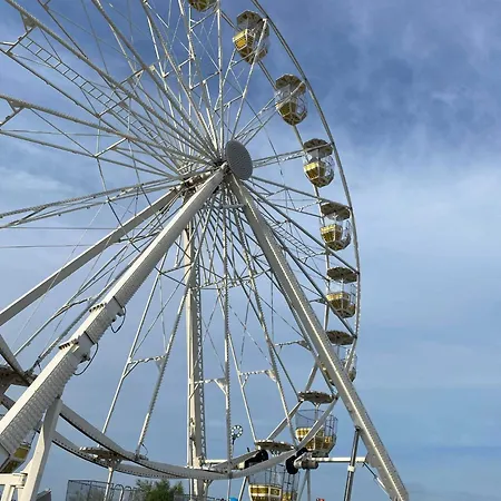 Lägenhet Rezerva Un Val- Zona Lidl Mamaia Nord-complex Almar *