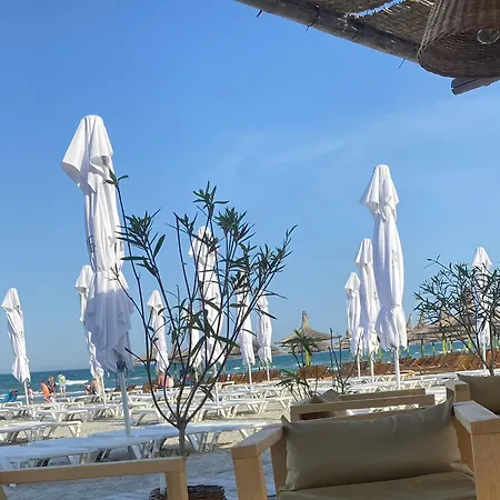 Lägenhet Rezerva Un Val- Zona Lidl Mamaia Nord-complex Almar *